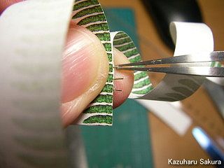 トミカ・ハイラックス、マジョレット・FJクルーザーに似合うジャングルのジオラマ～プリンタで印刷した葉っぱに0.3mmの洋白線を付ける